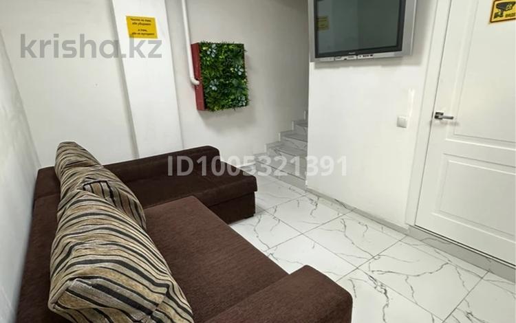 2 комнаты · 110 м² · 1 этаж, Ыкылас Дукенулы 38 за 3 000 ₸ в Астане, р-н Байконур — фото 7