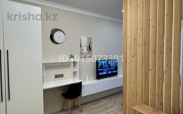 1-комнатная квартира · 42 м² · 2/12 этаж, Райымбека 210 за 295 000 ₸ в Алматы, Алмалинский р-н — фото 2