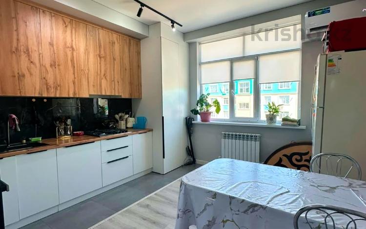 2-бөлмелі пәтер · 77 м² · 4/5 қабат, Мкрн Самал 15, бағасы: 29 млн ₸ в Атырау — фото 5