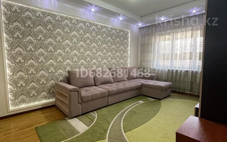 4-комнатная квартира · 98 м² · 2/9 этаж, мкр Жетысу-2 22 за 400 000 ₸ в Алматы, Ауэзовский р-н — фото 2