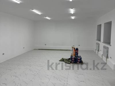 Свободное назначение, офисы, магазины и бутики, склады, салоны красоты, медцентры и аптеки, образование, развлечения, кабинеты и рабочие места, студии · 70.4 м² за 500 000 〒 в Астане, Нура р-н