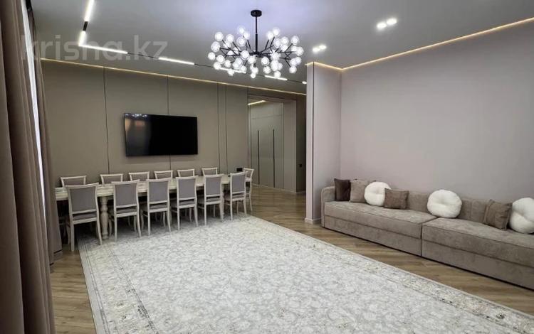 3-комнатная квартира · 113 м² · 2/10 этаж, мкр. Алтын орда, Алии Молдагуловой за 62.7 млн ₸ в Актобе — фото 2