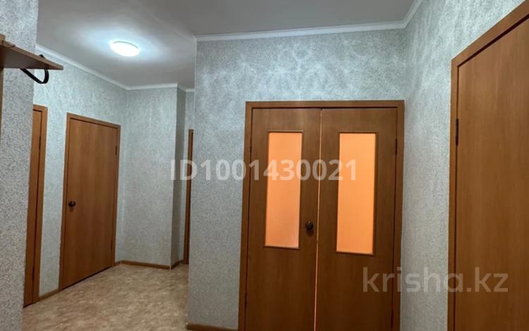 3-бөлмелі пәтер · 74.4 м² · 9/9 қабат, Самал 104 — Гэн, алтындар, пешеход, тазал ет, бағасы: 24.6 млн ₸ в Уральске — фото 3