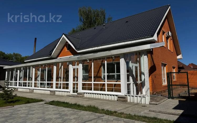 Отдельный дом · 6 комнат · 363 м² · 15 сот., Шмакова 9Б за 199 млн ₸ в Усть-Каменогорске — фото 15