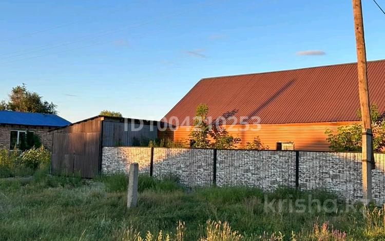 Отдельный дом · 3 комнаты · 80 м² · 23 сот., Песчаная 79 — Таврия орта мектебі, стадион, автовогзал за 5.5 млн 〒 в Таврическом — фото 2