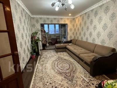 3-бөлмелі пәтер, 61 м², 4/5 қабат, 15-й микрорайон, Жибек жолы 43, бағасы: 27.8 млн 〒 в Шымкенте, Енбекшинский р-н