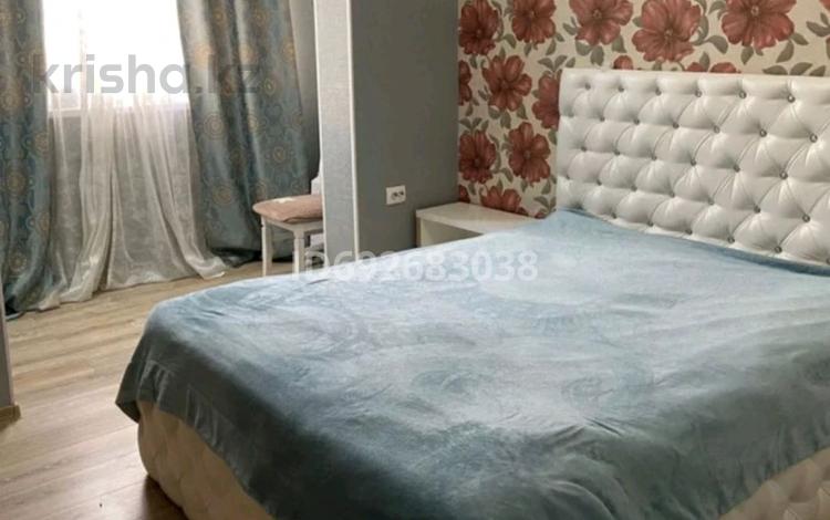 2-комнатная квартира · 65 м² · 10 этаж, Туркистан 14/1 за 18 000 ₸ в Астане, Есильский р-н — фото 2