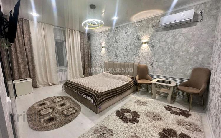 1-бөлмелі пәтер · 36 м² · 1/5 қабат, Алатау 14, бағасы: 11 000 ₸ в Таразе — фото 2