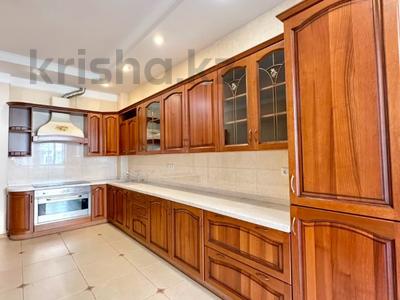 5-бөлмелі пәтер · 223 м² · 1/9 қабат, Каратаева 38а, бағасы: 220 млн ₸ в Алматы, Бостандыкский р-н