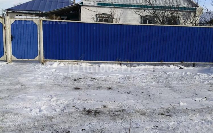 Отдельный дом · 6 комнат · 87.1 м² · 925 сот., Байтурсынова 80 — Пересечение улиц Байтурсынова и Батурина угловой дом за 10 млн ₸ в Мартуке — фото 2