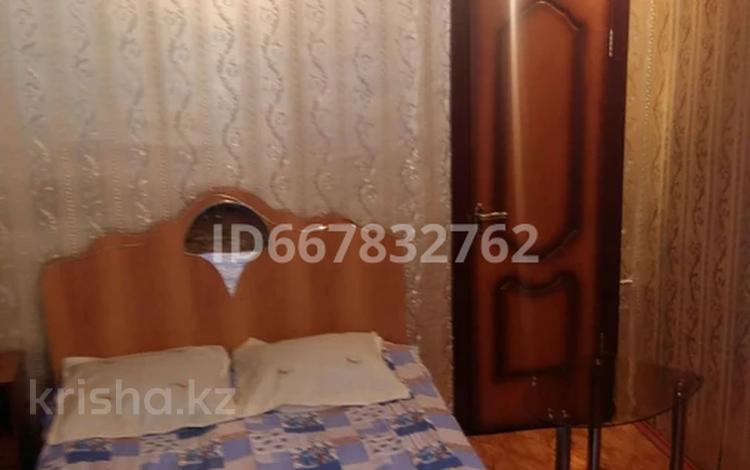 1-комнатная квартира · 40 м², улица Хиуаз Доспановой 46 — Проспект Назарбаева за 1 000 ₸ в Уральске — фото 2