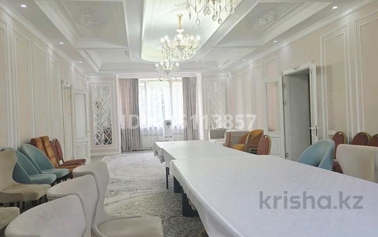 Дом · 7 комнат · 740 м², мкр Карагайлы тажиева — Магазин Карагайлы за 185 000 ₸ в Алматы, Наурызбайский р-н — фото 2