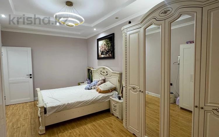 3-бөлмелі пәтер · 80 м² · 4/9 қабат, Момышулы 2/10, бағасы: ~ 46 млн ₸ в Астане, Алматы р-н — фото 2