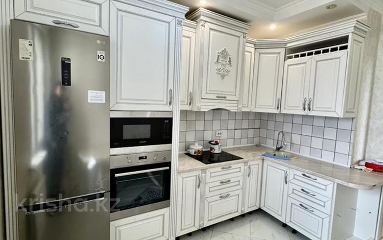 2-комнатная квартира · 55 м² · 11/14 этаж, мкр Акбулак, 1-я улица за 35.5 млн ₸ в Алматы, Алатауский р-н — фото 2