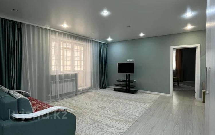 2-комнатная квартира · 71.6 м² · 4/9 этаж, мкр Айгуль за 25.5 млн ₸ в Уральске — фото 2
