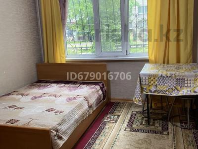 1-комнатная квартира, 16 м², 1/4 этаж посуточно, мкр №3 39А за 8 000 〒 в Алматы, Ауэзовский р-н