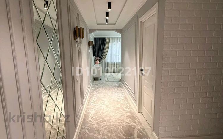 3-комнатная квартира · 65 м² · 1/5 этаж, мкр Аксай-3 15 за 42 млн 〒 в Алматы, Ауэзовский р-н — фото 2