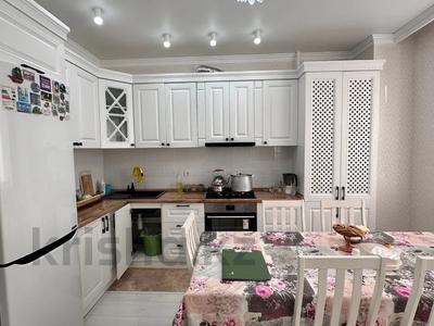 Продажа квартир в Актюбинской обл.: 3-комнатная квартира · 86.7 м² · 2/5 этаж, Батыс 2 за 38 млн 〒 3-комнатная квартира · 86.7 м² · 2/5 этаж, Батыс 2 за 38 млн 〒 в Актобе
