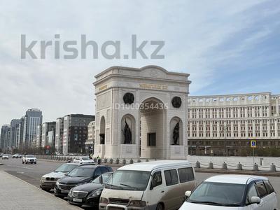 Офисы, магазины и бутики, склады, салоны красоты, образование · 358.5 м² за 115 млн 〒 в Астане, Есильский р-н