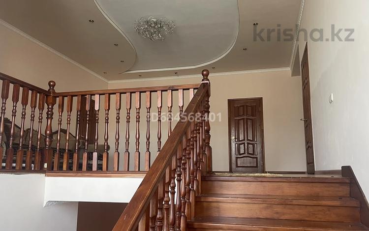 Отдельный дом · 7 комнат · 350 м² · 10 сот., мкр Мунайшы за 75 млн 〒 в Атырау — фото 5