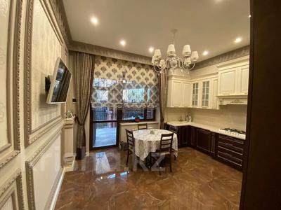 Отдельный дом · 4 комнаты · 350 м² · 10 сот., мкр Мамыр-4, Мкр Мамыр-4 СУПЕР ЛОКАЦИЯ 144 — Момышулы пересечение проспекта Абая за 300 млн 〒 в Алматы, Ауэзовский р-н