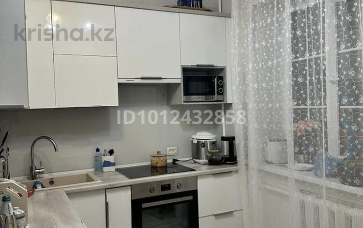 4-бөлмелі пәтер · 86 м² · 4/5 қабат, мкр Самал-2 40, бағасы: 110 млн ₸ в Алматы, Медеуский р-н — фото 2