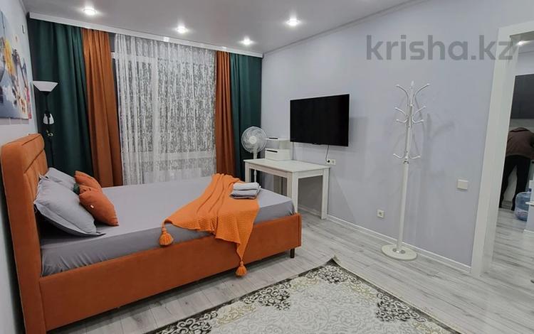 1-комнатная квартира · 38 м² · 11/16 этаж, ул. Абикена Бектурова 11/Б за 17 000 ₸ в Астане, Нура р-н — фото 9