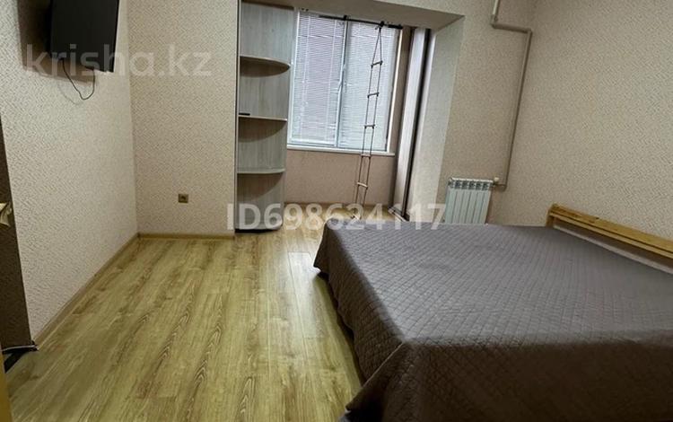 4-комнатная квартира · 105 м² · 1/5 этаж · помесячно, Зейнолла Гумарова 90