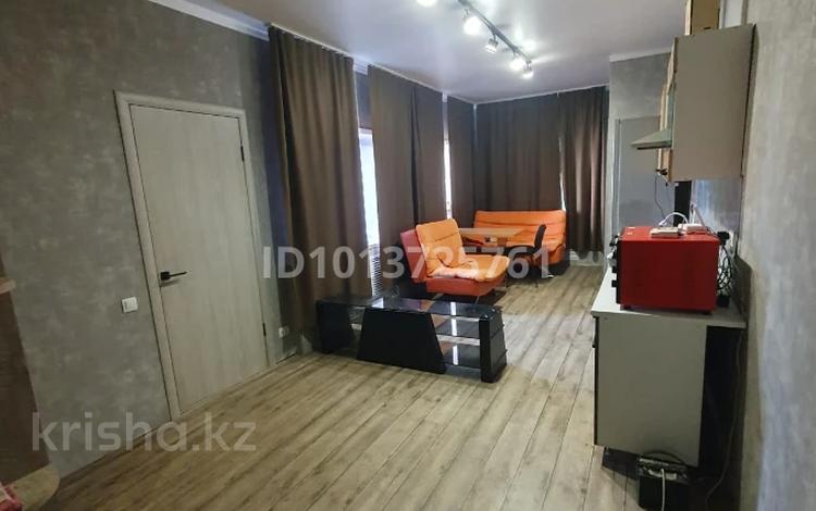 2-комнатная квартира · 45 м² · 1/1 этаж, мкр Юго-Восток, Рахимова 112 за 140 000 ₸ в Караганде, Казыбек би р-н — фото 2