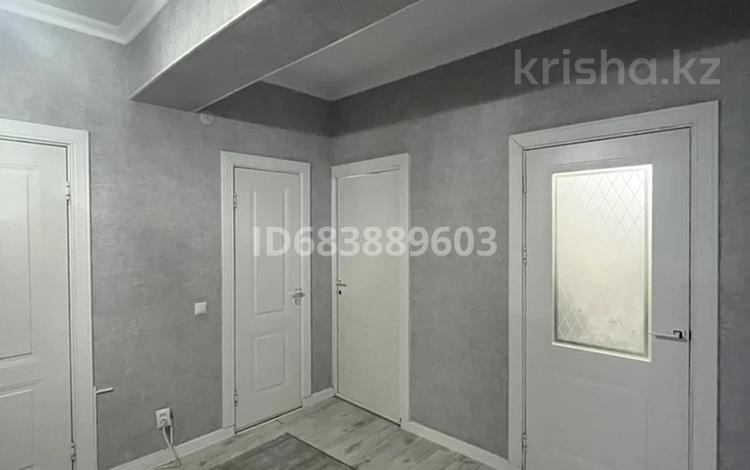 2-комнатная квартира, 68 м², 2/5 этаж, АДС 32 — Яссауи даңғылы за 20 млн 〒 в Туркестане — фото 2