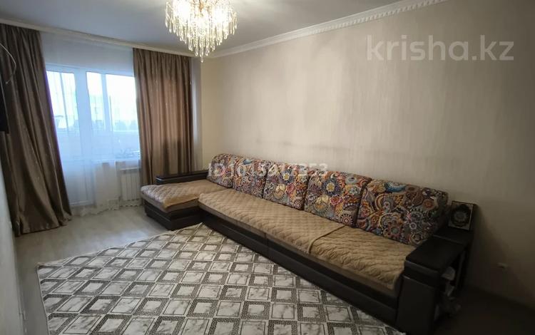 2-комнатная квартира · 65 м² · 4/16 этаж, мкр Юго-Восток, проспект Шахтеров 60 за 300 000 ₸ в Караганде, Казыбек би р-н — фото 2
