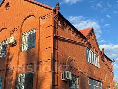 Отдельный дом · 7 комнат · 237.2 м² · 13 сот., улица А. Байтурсынова за 97 млн ₸ в Костанае
