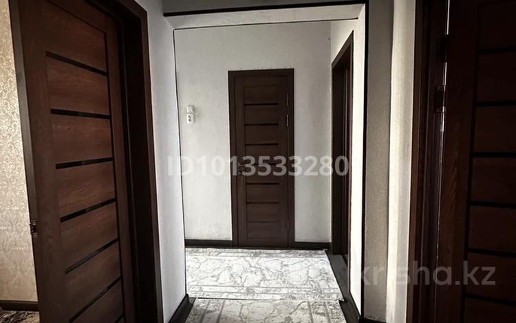 3-комнатная квартира · 70 м² · 4/5 этаж, Ердена 211 — 15 школа магазин Назерке за 24 млн ₸ в Сатпаев — фото 2
