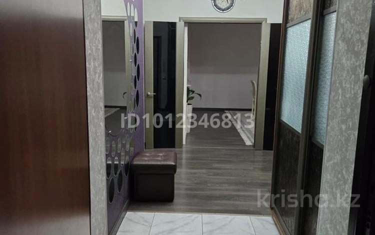 4-комнатная квартира · 134 м² · 4/5 этаж, мкр. Алтын орда, Тауелсиздик — гипермаркет Дина, Обл.ГАИ за 54 млн ₸ в Актобе — фото 2