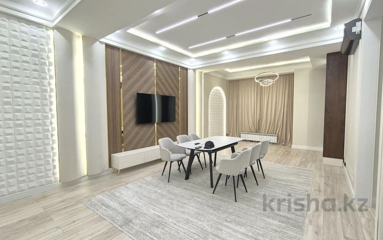 4-комнатная квартира · 135 м² · 5/5 этаж, мкр Ерменсай, Ушкемпирова 42 — Аль-Фараби за 153 млн ₸ в Алматы, Бостандыкский р-н — фото 5
