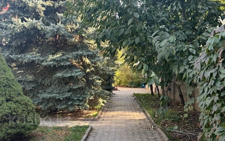 Отдельный дом · 8 комнат · 360 м² · 7 сот., Кошкунова 106 б — Кастеева за 370 млн ₸ в Алматы, Медеуский р-н — фото 46