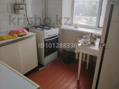 2-бөлмелі пәтер · 45 м² · 4/4 қабат, Қойгелді 180, бағасы: 70 000 ₸ в Таразе