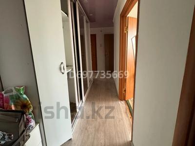 4-комнатная квартира · 74.5 м² · 9/9 этаж, мкр Омега, Захарова 3 за 15.8 млн 〒 в Уральске