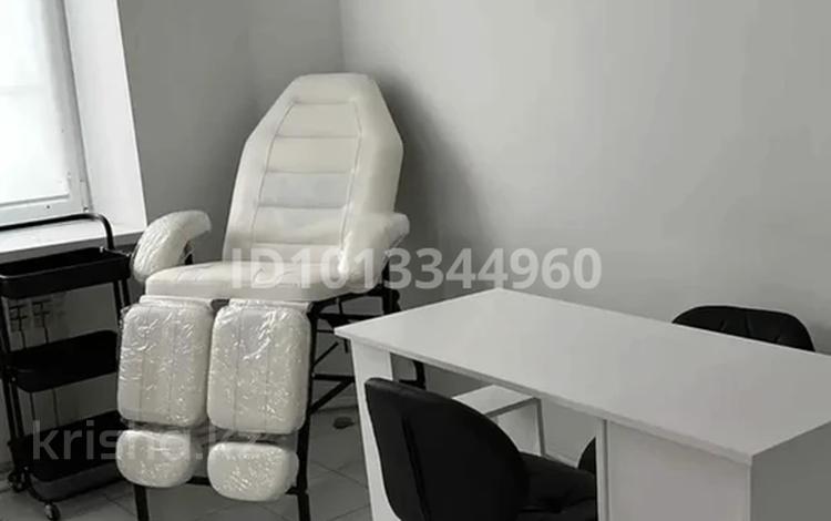 Салоны красоты · 80 м² за 40 000 ₸ в Уральске, мкр Школьник — фото 2