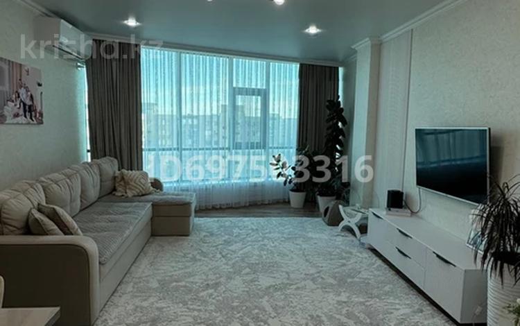 3-бөлмелі пәтер, 90 м², 10/25 қабат, мкр 11 112а, бағасы: 32 млн 〒 в Актобе, мкр 11 — фото 2