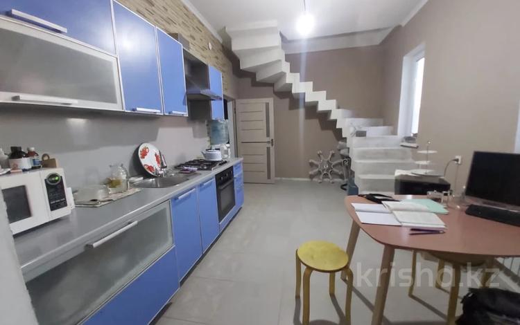 Отдельный дом · 4 комнаты · 120 м² · 10 сот., мкр Аксай, улица 27 12 за 23 млн ₸ в Атырау — фото 2