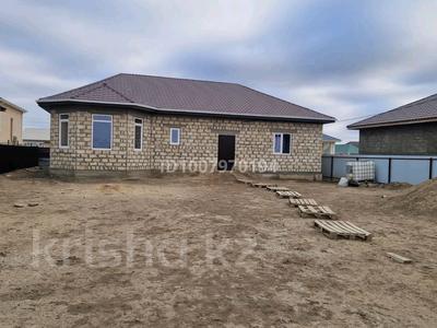 Отдельный дом · 4 комнаты · 200 м² · 8 сот., мкр Жумыскер, Медеу 21/5 за 22 млн 〒 в Атырау