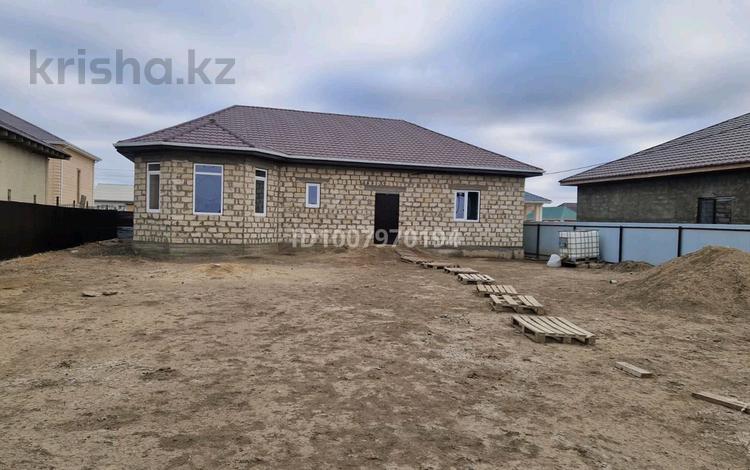 Отдельный дом · 4 комнаты · 200 м² · 8 сот., мкр Жумыскер, Медеу 21/5 за 20 млн 〒 в Атырау — фото 2