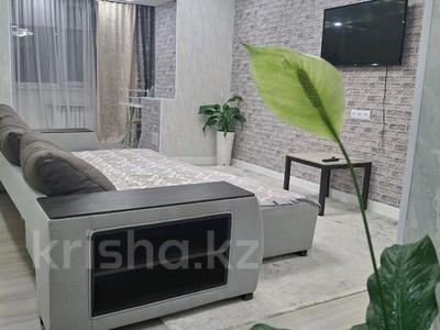 2-бөлмелі пәтер · 55 м² · 4/5 қабат, Ниеткалиева 7 — Юбилейный магазин, бағасы: 18 000 ₸ в Таразе