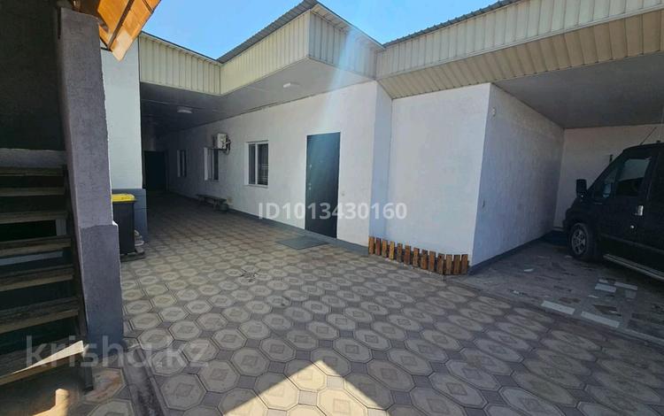 2-комнатная квартира · 40 м², Шакирова 15 — Муратбаева за 130 000 ₸ в Шу — фото 2