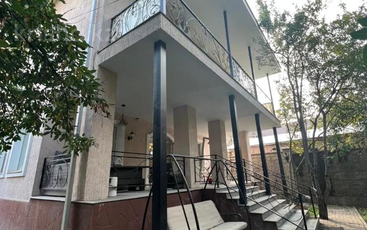Отдельный дом · 8 комнат · 600 м² · 8 сот., мкр Таусамалы, ПКСТ Мамыр-кар 63 — Жандосова-Яссауи за 1.4 млн ₸ в Алматы, Наурызбайский р-н — фото 6