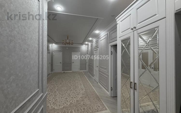4-бөлмелі пәтер · 156 м² · 9/9 қабат, 19-ш/а. 25, бағасы: 55 млн ₸ в Актау, 19-й мкр — фото 2