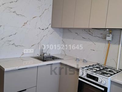 2-бөлмелі пәтер · 52 м² · 8/9 қабат, Юго-Восток ш/а., Мкр Юго-Восток, Дюсембекова 67, бағасы: 25 000 ₸ в Караганде, Казыбек би р-н