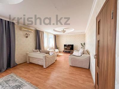 Отдельный дом · 4 комнаты · 174 м² · 10 сот., Абдирова 46 — Кургальжинское шоссе,Хикмета,Е-1 за 60 млн 〒 в Астане, Есильский р-н