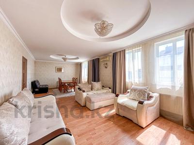 Жеке үй · 4 бөлме · 174 м² · 10 сот., Абдирова 46 — Кургальжинское шоссе,Хикмета,Е-1, бағасы: 65 млн ₸ в Астане, Есильский р-н